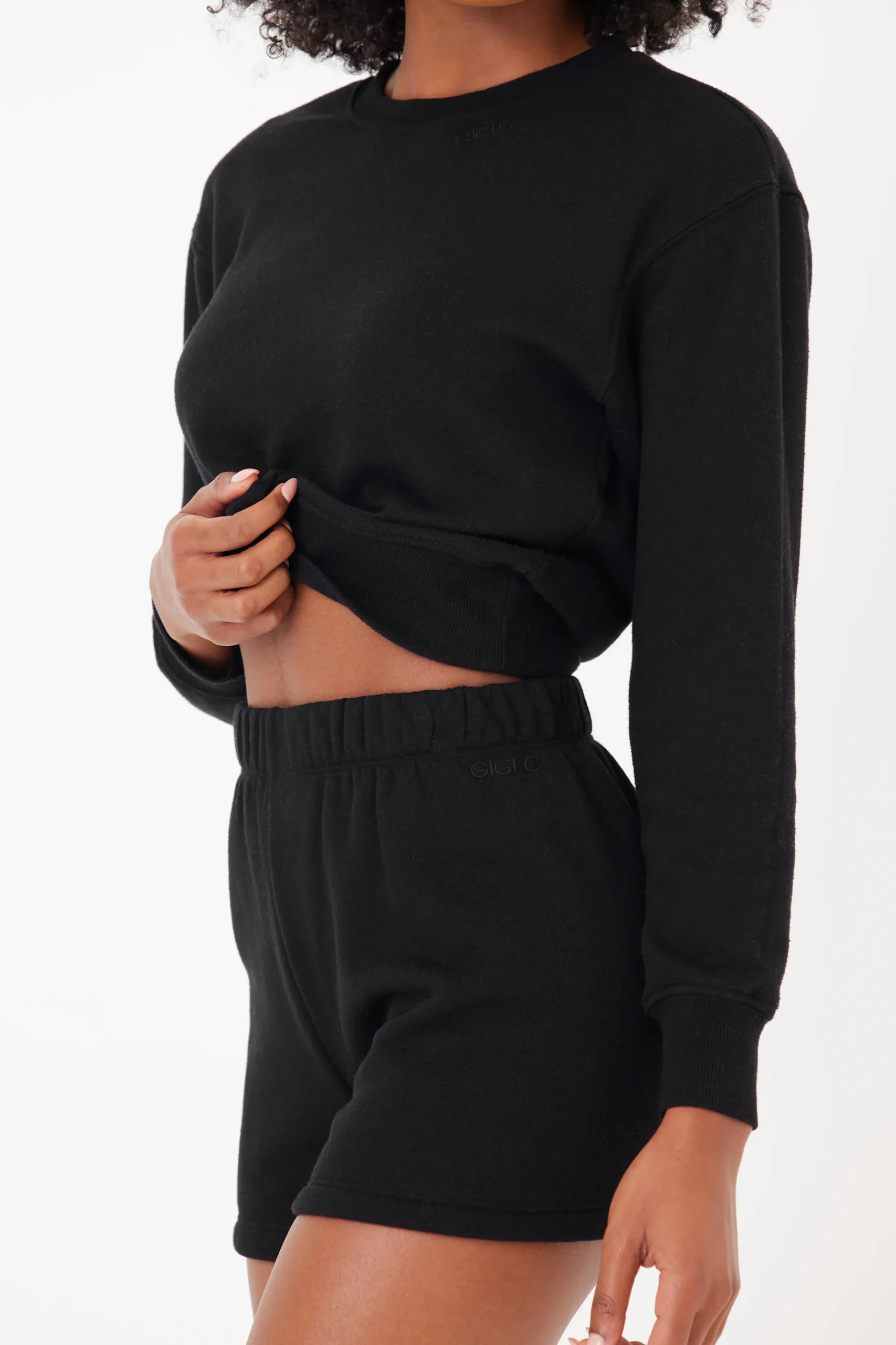 GIGI C Lounge|Louise Short