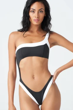 GIGI C One Pieces|Paris One Piece